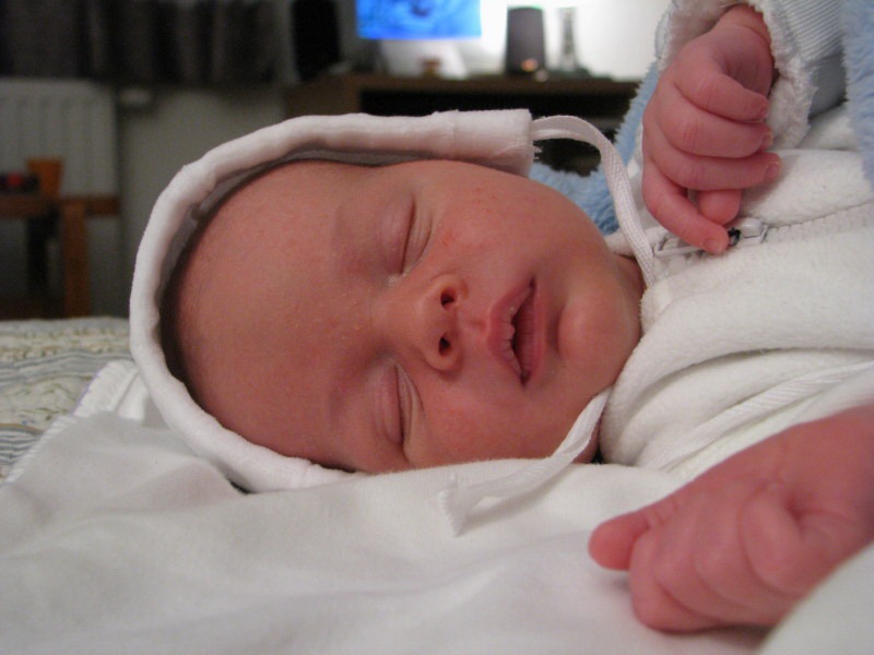 Az év első vasi babája