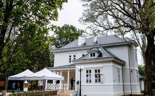 Átadták a körmendi Vadászlakot
