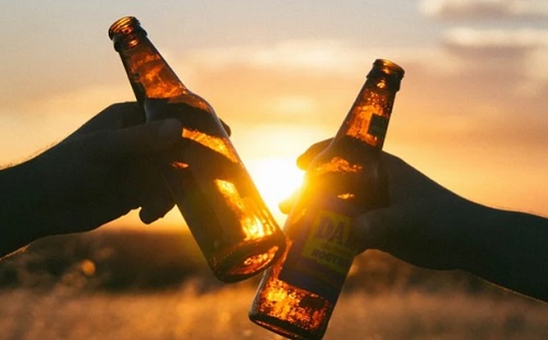 Koronavírus - Mi a teendő az italozó csoportosulásokkal? 