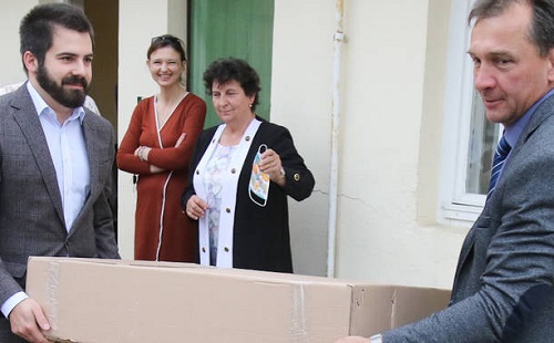 Négy falut segítenek nőgyógyászati eszközökkel Vas megyében