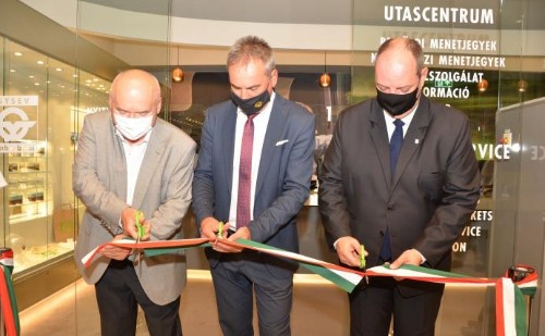 Megnyílt az Utascentrum a vasútállomáson