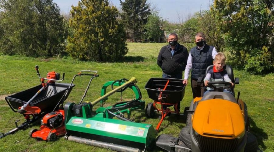 A falu közterületeit szépítik a pósfaiak a támogatásból