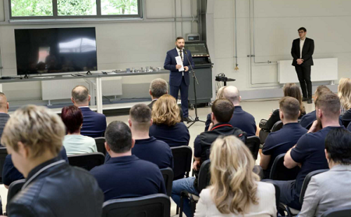 Új üzemet adtak át Gencsapátiban